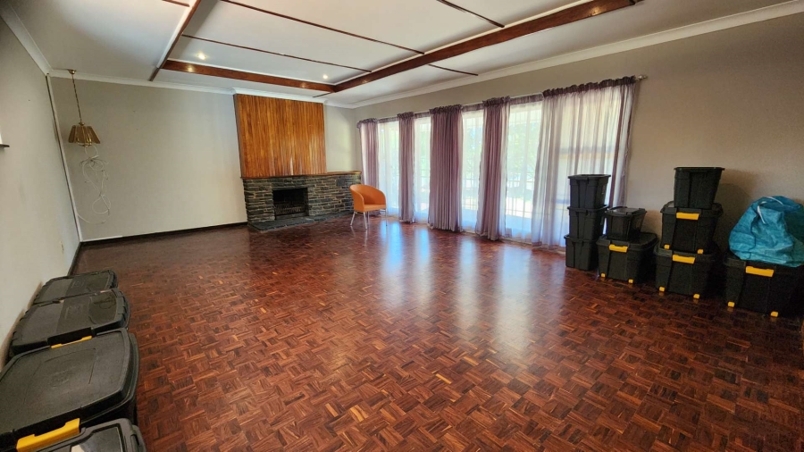 5 Bedroom Property for Sale in Dan Pienaar Free State